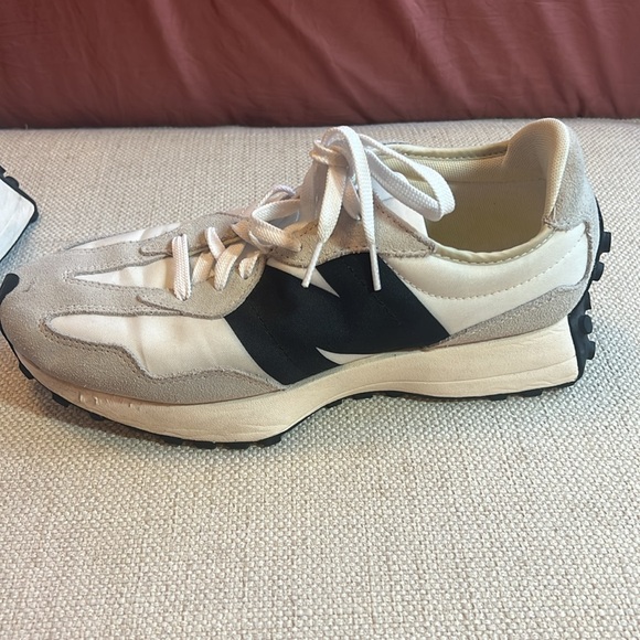 New Balance 327–read description! - Picture 7 of 11